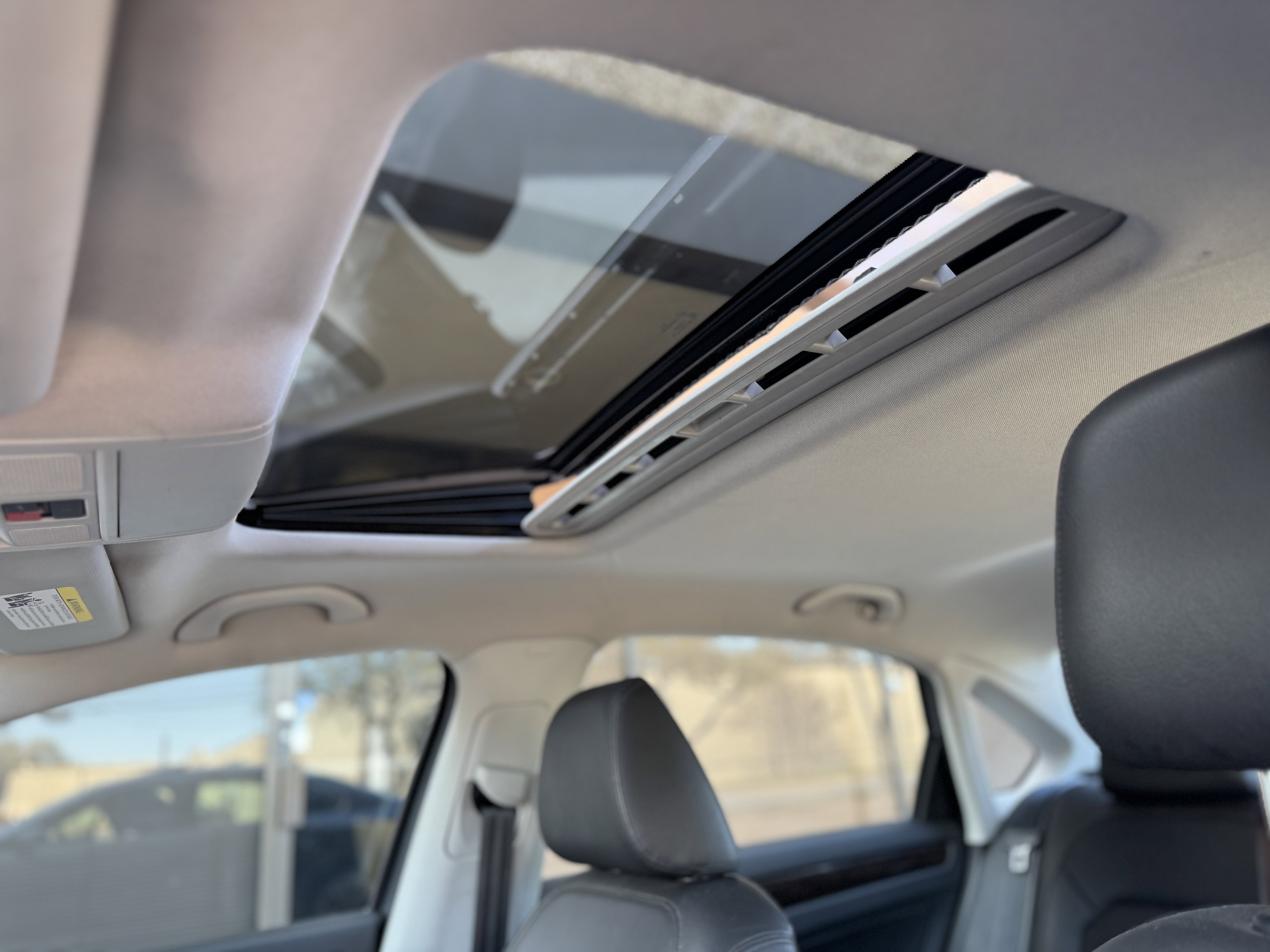 Used 2015 Volkswagen Passat TDI SEL Premium FWD image 22