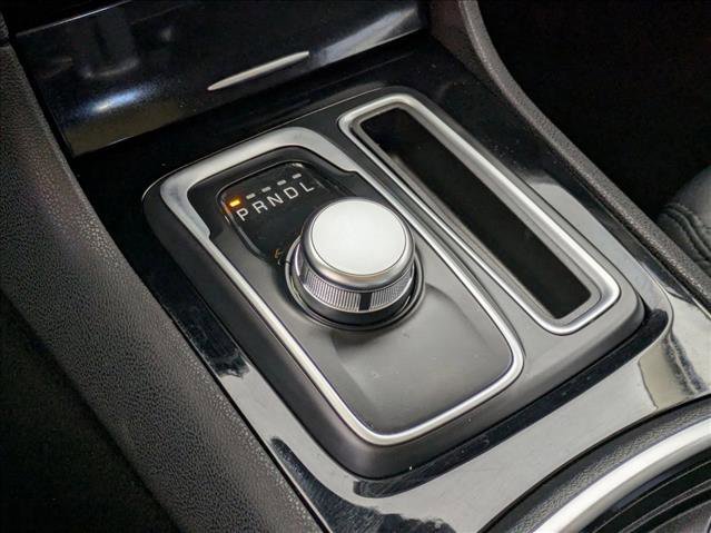 Used 2023 Chrysler 300 Touring w/ Sport Appearance Package image 12