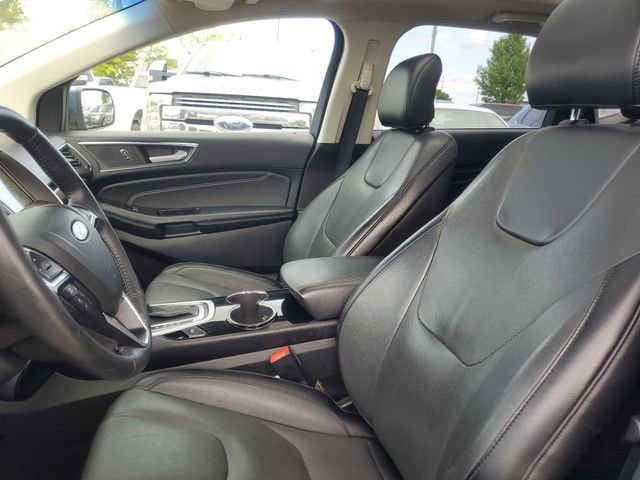 Used 2018 Ford Edge Titanium w/ Equipment Group 302A image 5