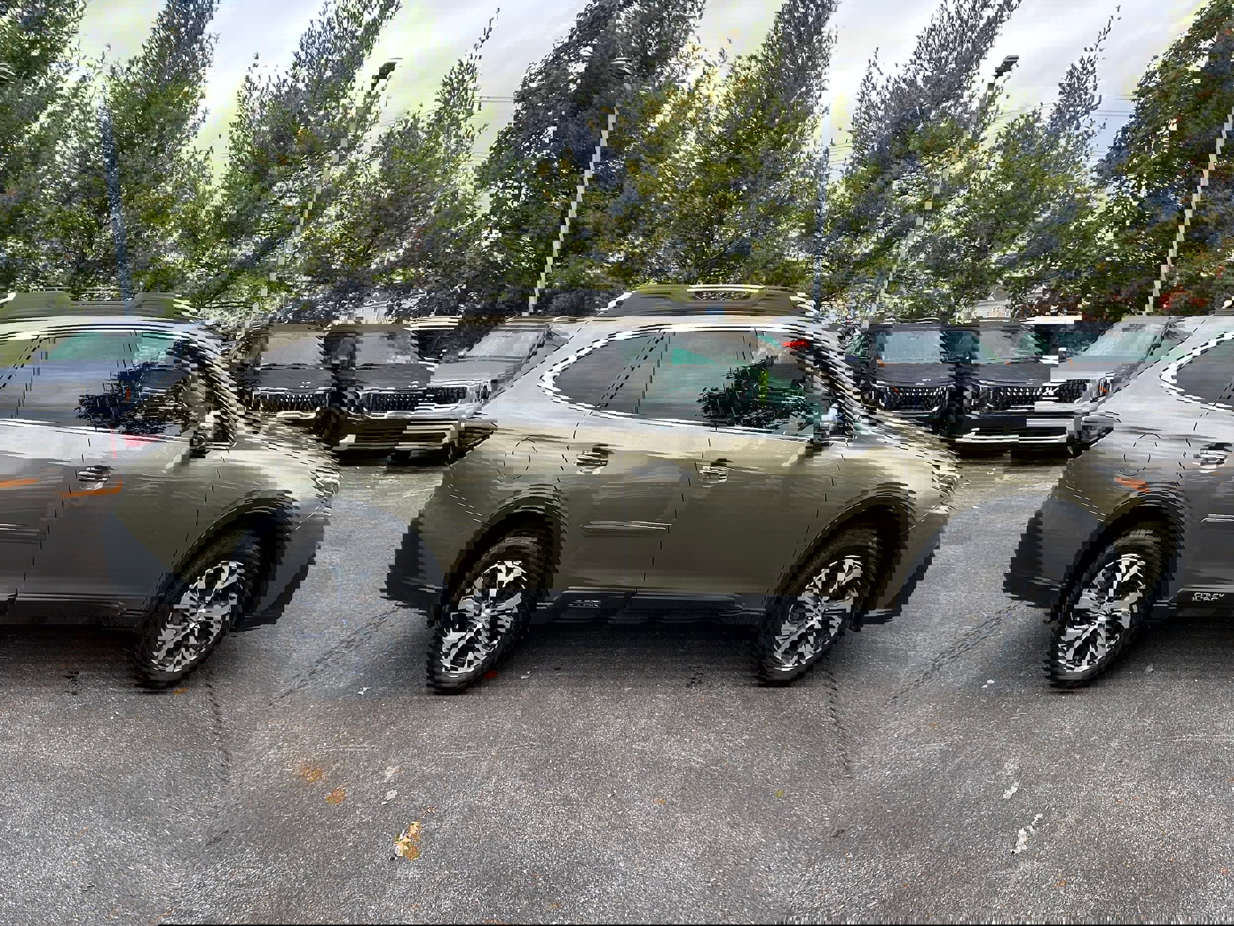 Used 2020 Subaru Outback Touring w/ Popular Package #2 image 4