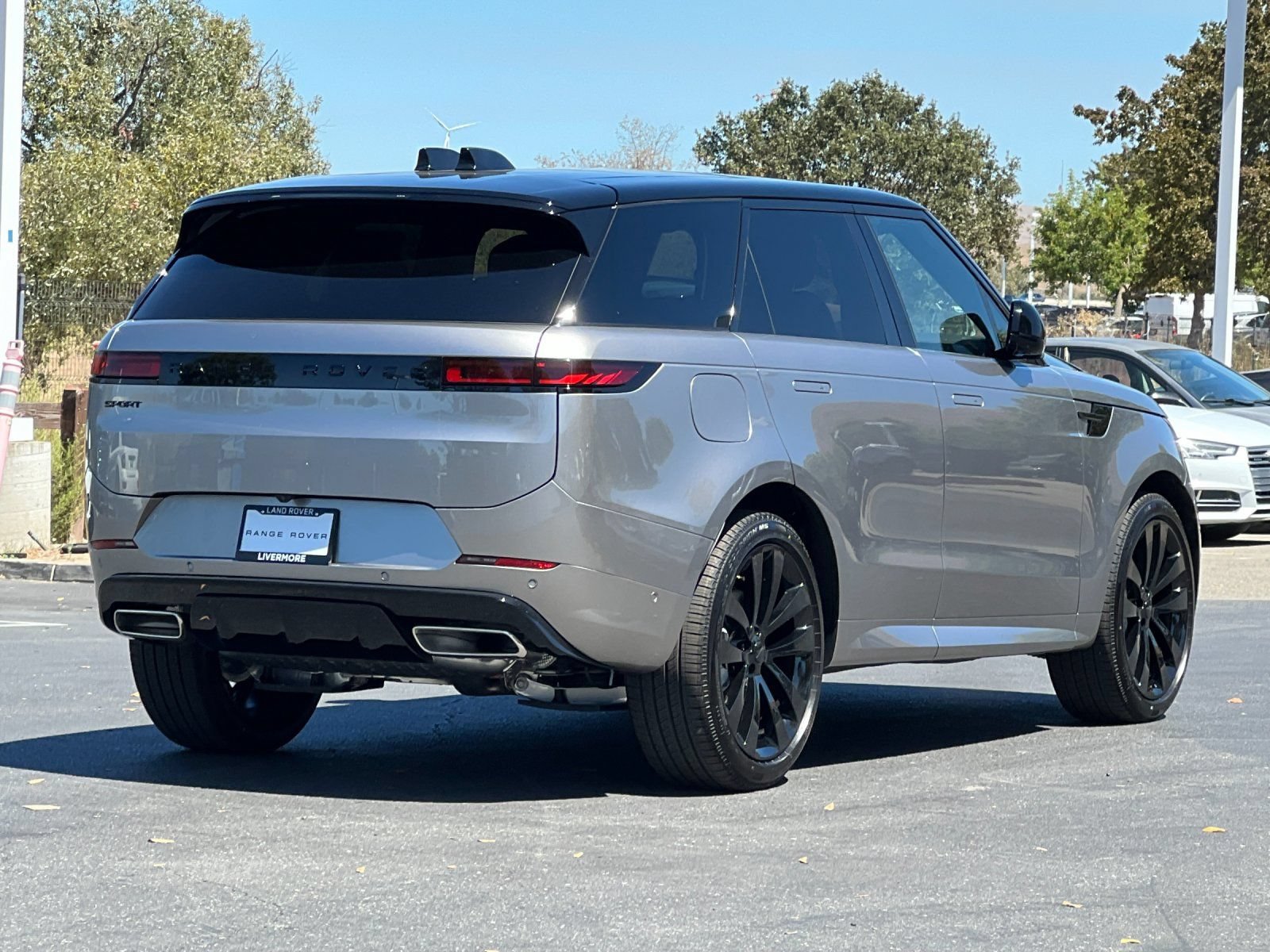New 2026 Land Rover Range Rover Sport Dynamic SE AWD/4WD image 6