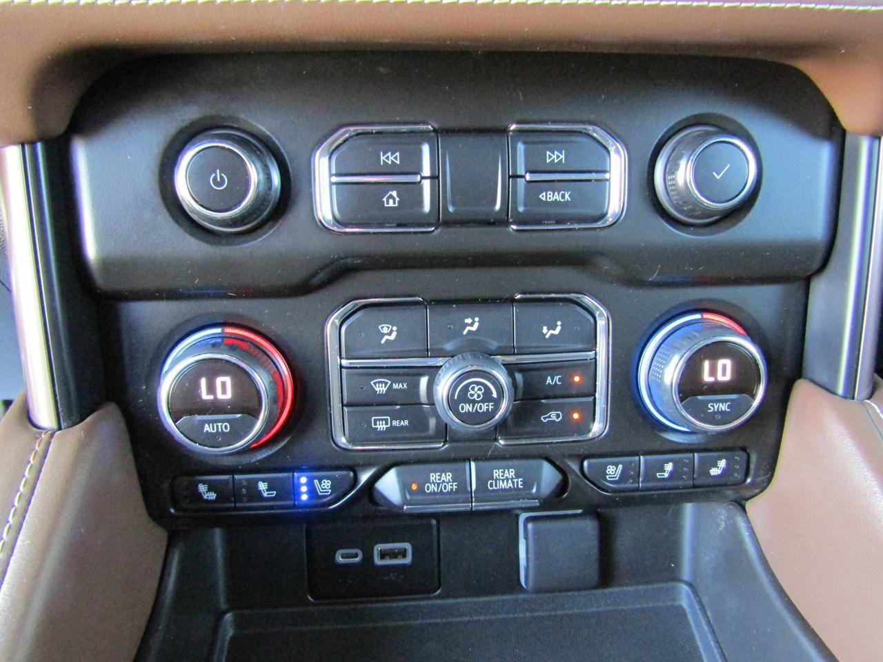 Used 2021 Chevrolet Tahoe High Country AWD/4WD image 21