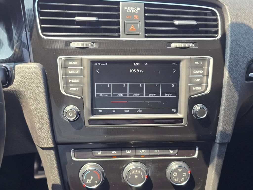 Used 2017 Volkswagen GTI SE FWD image 30