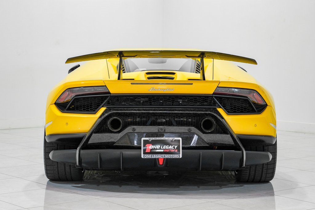 Used 2018 Lamborghini Huracan Performante image 8