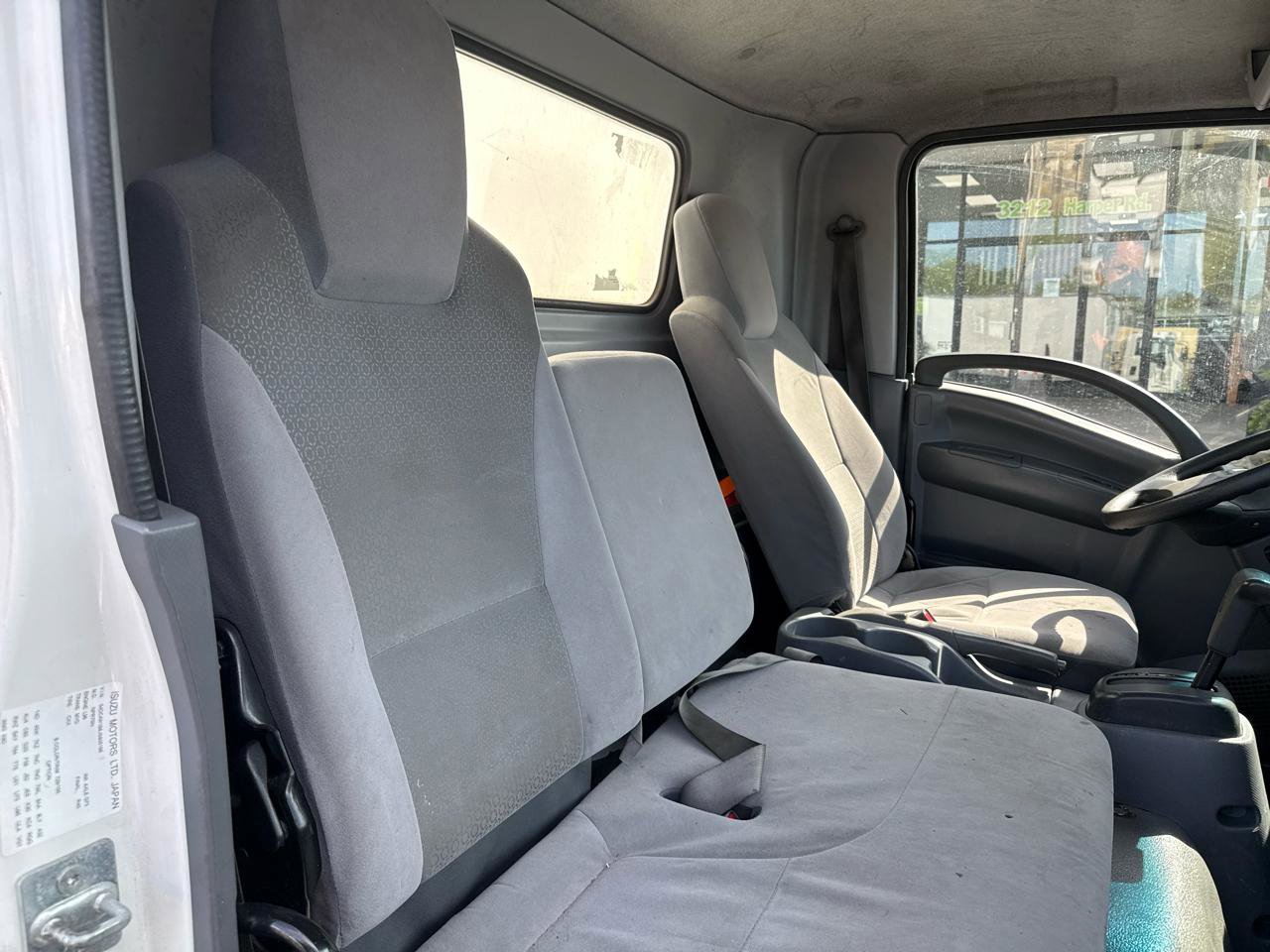 Used 2018 Isuzu NPR RWD image 19