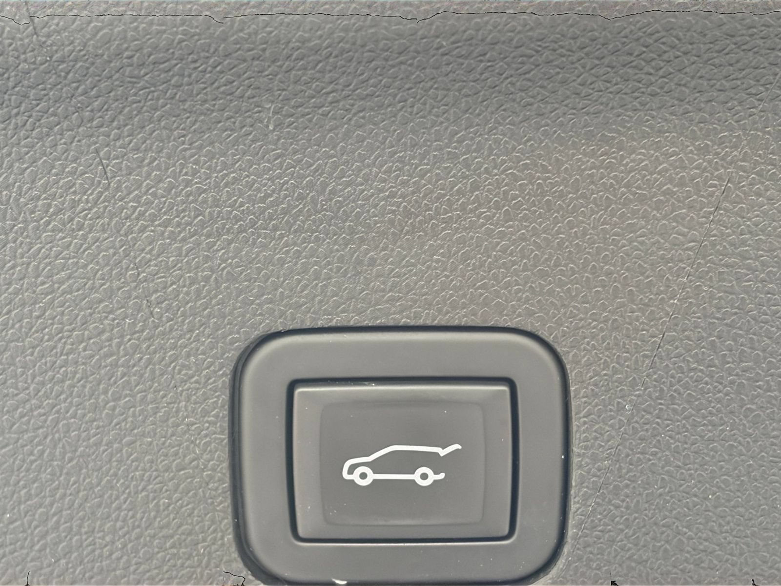 Used 2024 Chevrolet Suburban LT RWD image 25