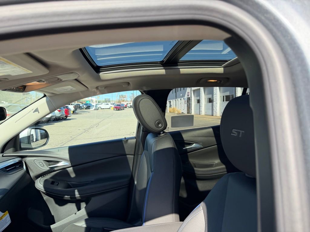 New 2026 Buick Encore GX Sport Touring w/ Advanced Technology Package image 17