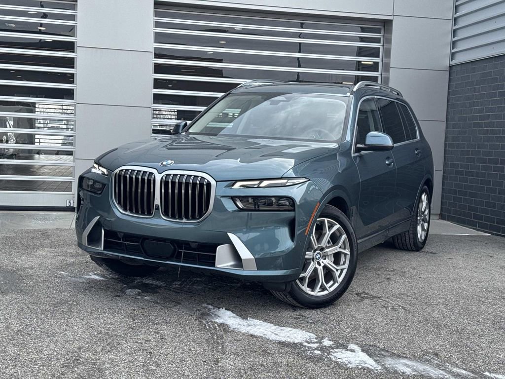Used 2023 BMW X7 xDrive40i w/ Premium Package image 1