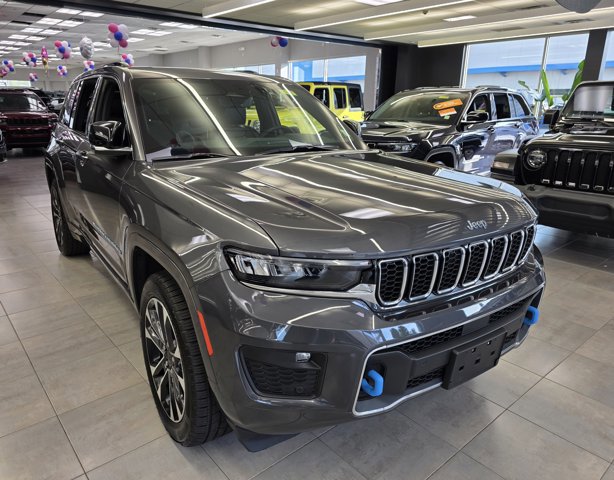 Used 2022 Jeep Grand Cherokee Overland w/ Luxury Tech Group IV image 1