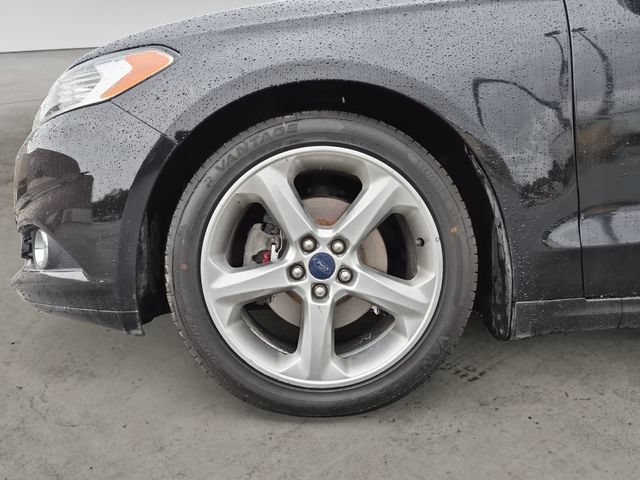 Used 2016 Ford Fusion SE FWD image 9
