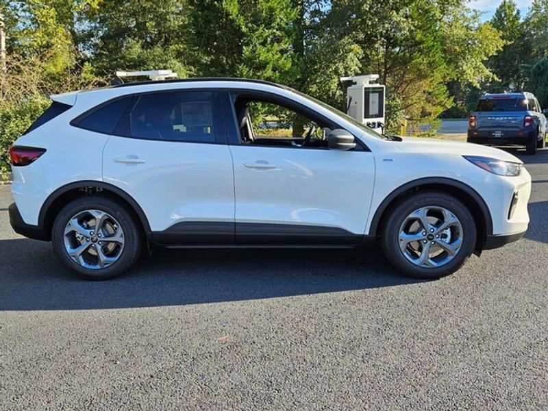 New 2026 Ford Escape ST-Line image 15