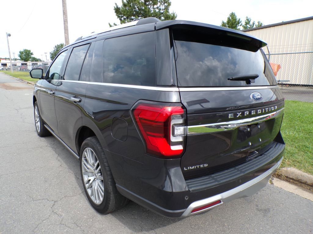 Used 2024 Ford Expedition Limited AWD/4WD image 8