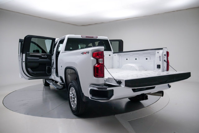 Used 2025 Chevrolet Silverado 2500 LT w/ Convenience Package AWD/4WD image 19