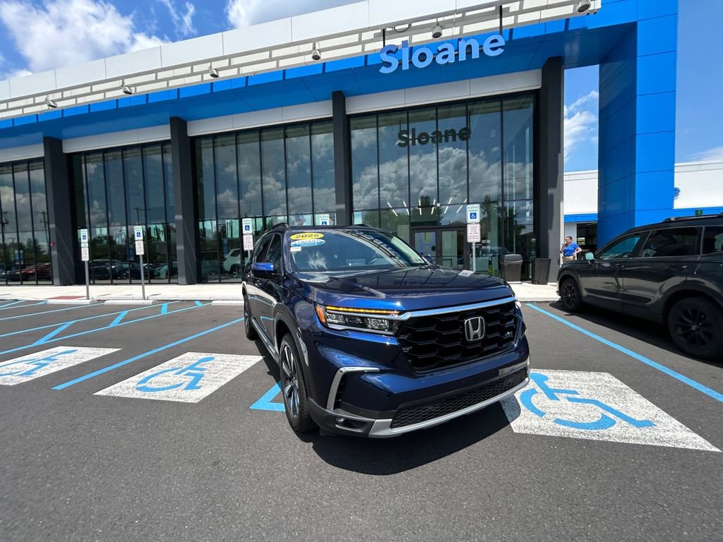 Certified 2025 Honda Pilot Touring image 16