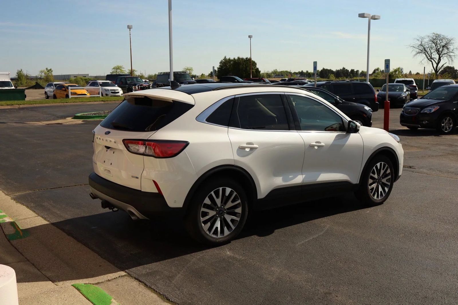 Used 2020 Ford Escape Titanium AWD/4WD image 5