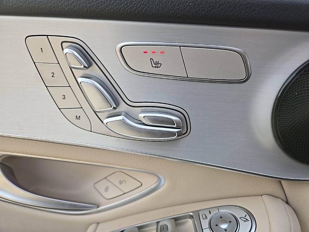 Used 2021 Mercedes-Benz GLC 300 4MATIC image 42