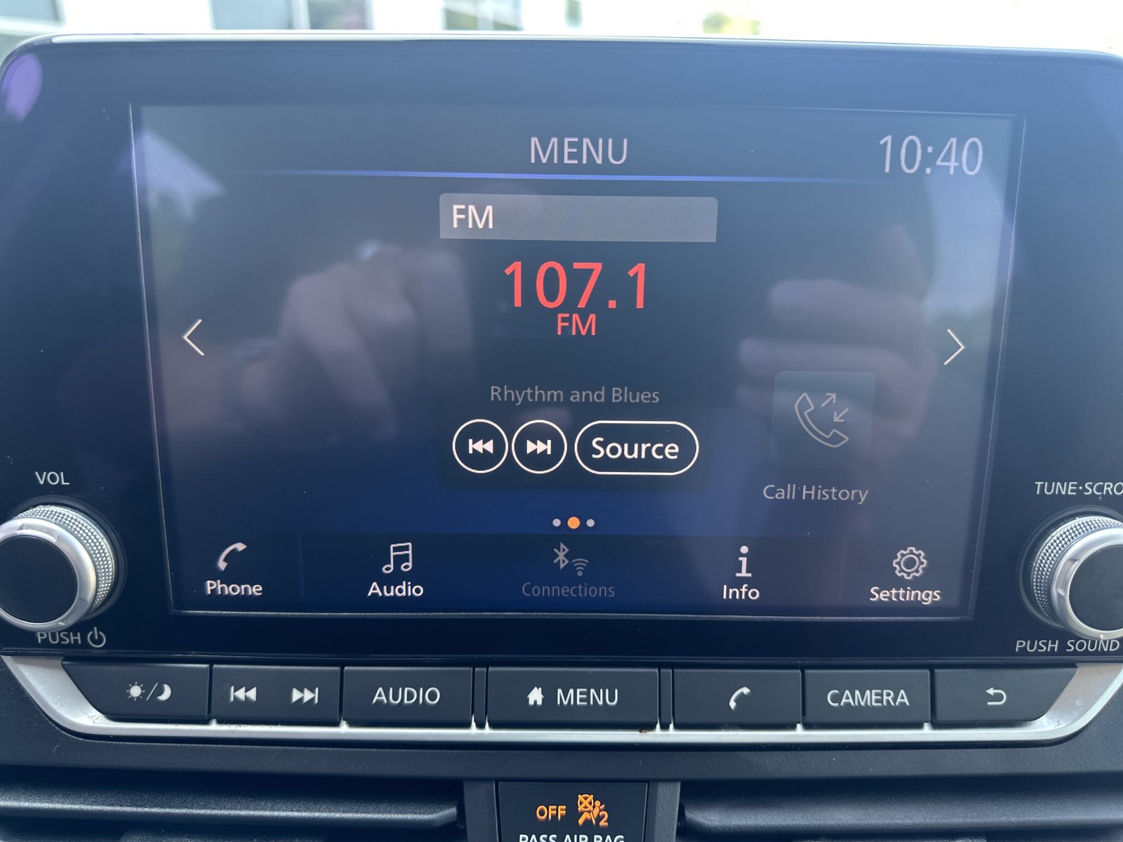 Used 2025 Nissan Altima 2.5 SV FWD image 14