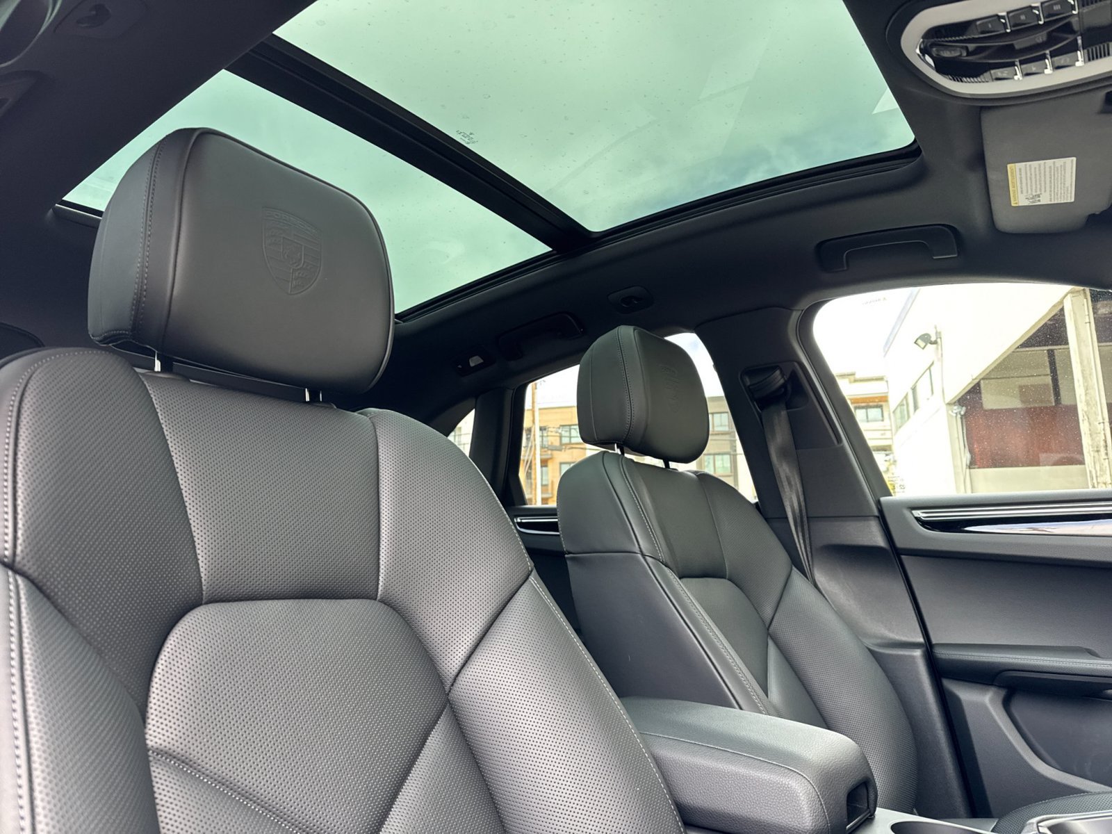 Certified 2026 Porsche Macan AWD/4WD image 19