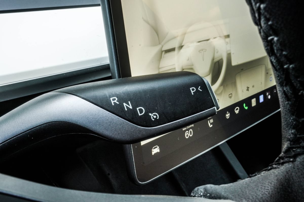 Used 2024 Tesla Model Y Long Range AWD/4WD image 28