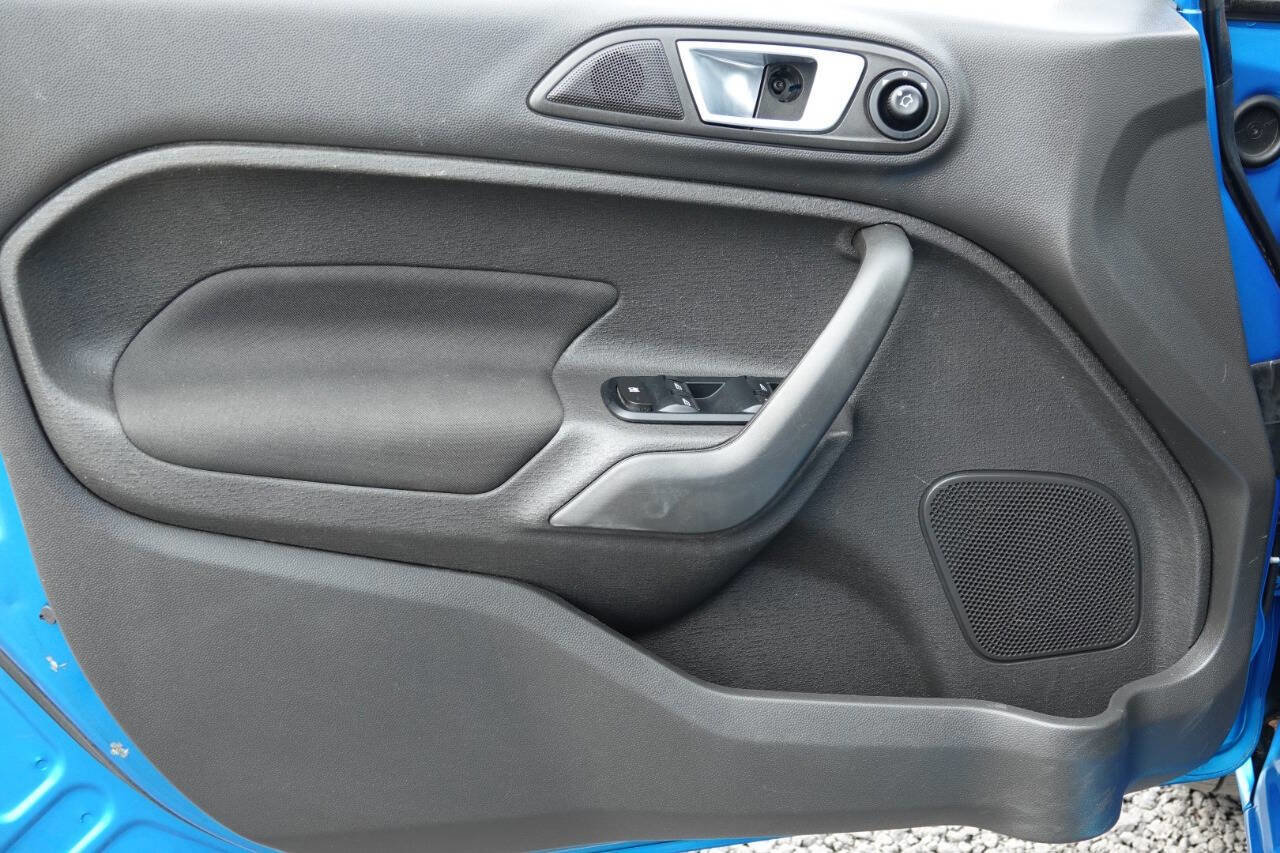 Used 2014 Ford Fiesta SE w/ Equipment Group 201A FWD image 89