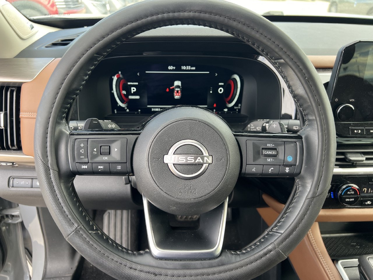 Used 2024 Nissan Pathfinder Platinum FWD image 6