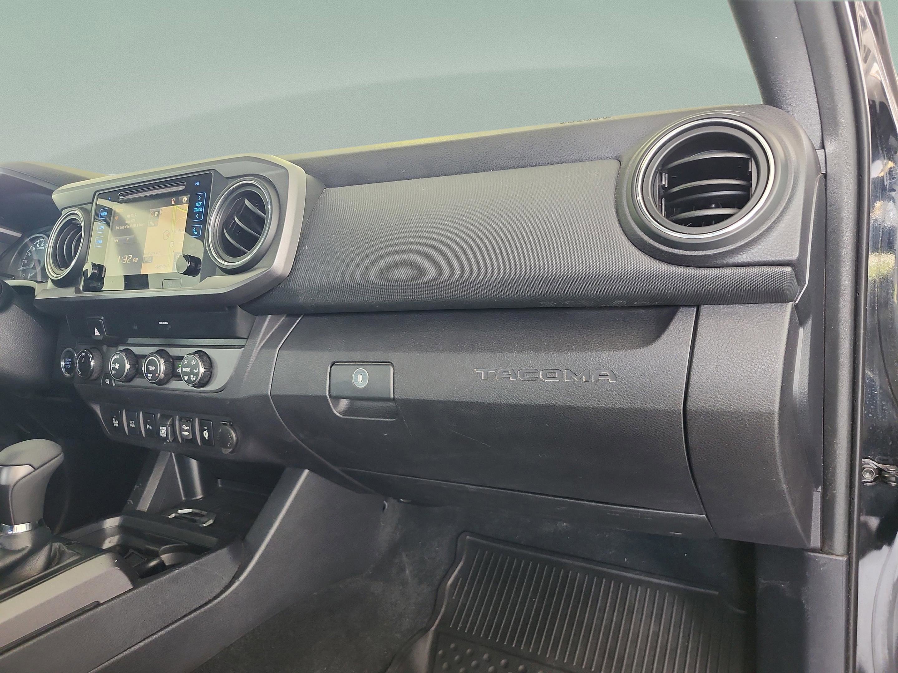 Used 2019 Toyota Tacoma TRD Sport w/ Technology Package AWD/4WD image 20