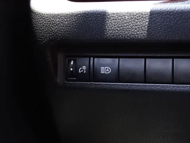 Used 2019 Toyota RAV4 Limited w/ Carpet Mat Package FWD image 40
