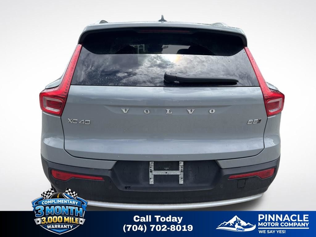 Used 2024 Volvo XC40 B5 Plus AWD/4WD image 5