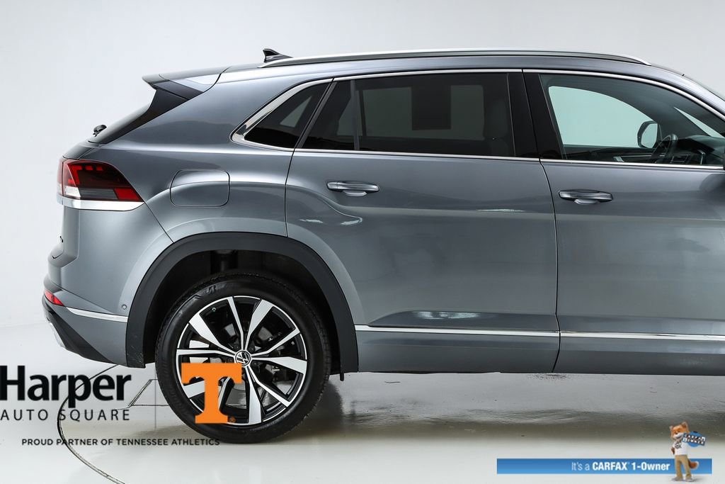 Used 2025 Volkswagen Atlas Cross Sport SEL Premium R-Line image 11