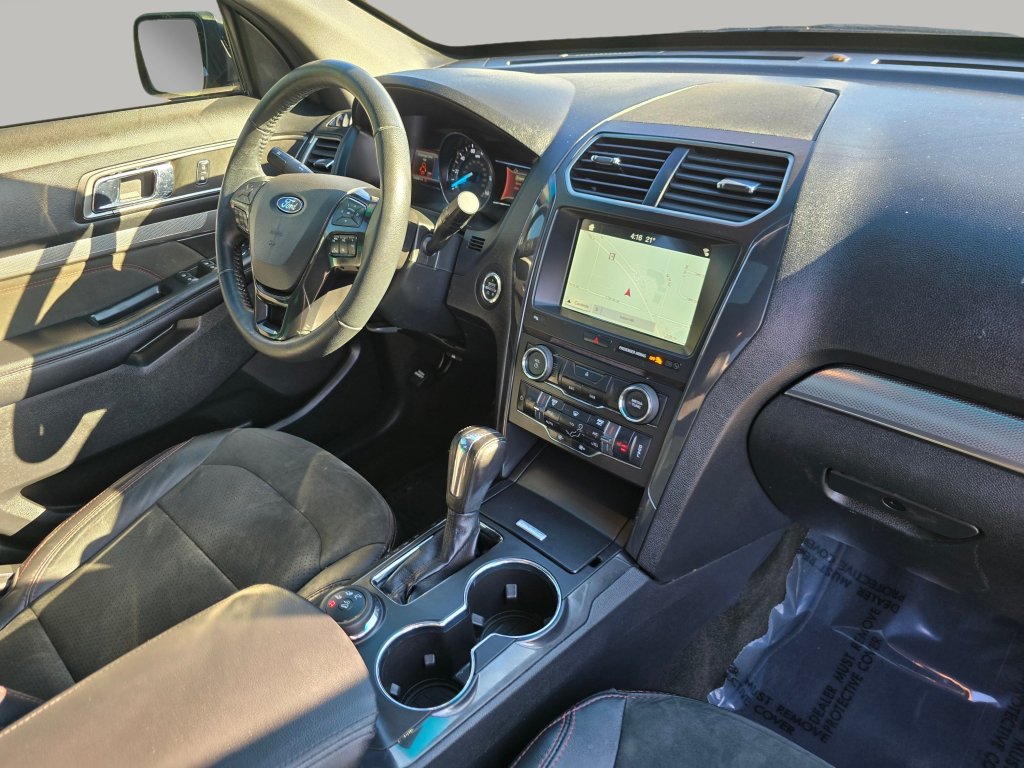 Used 2018 Ford Explorer XLT w/ XLT Appearance Package AWD/4WD image 30
