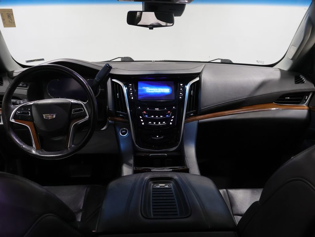Used 2018 Cadillac Escalade ESV Premium Luxury AWD/4WD image 18