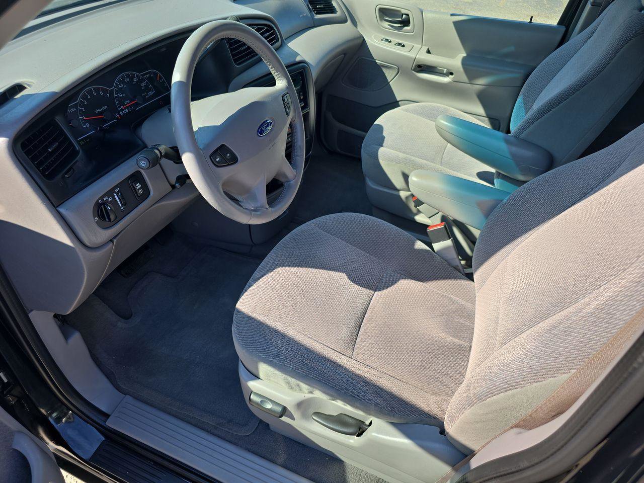 Used 2002 Ford Windstar SE image 4