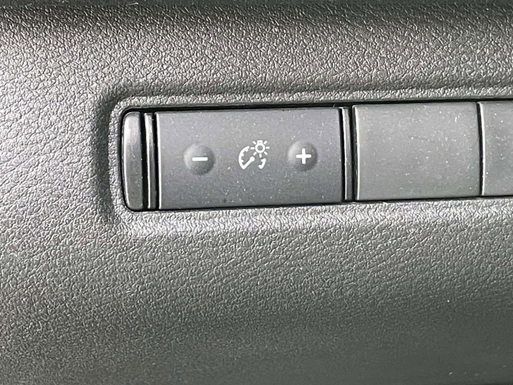 Used 2024 Nissan Pathfinder S image 18