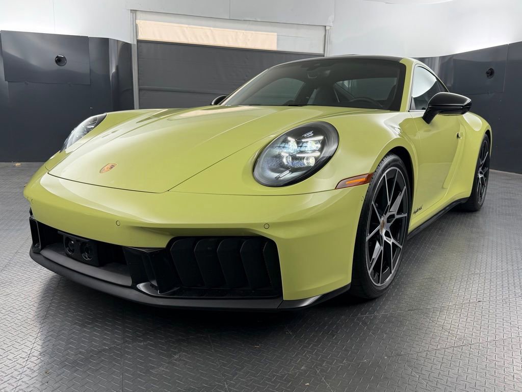 Certified 2025 Porsche 911 Carrera 4 GTS AWD/4WD image 34