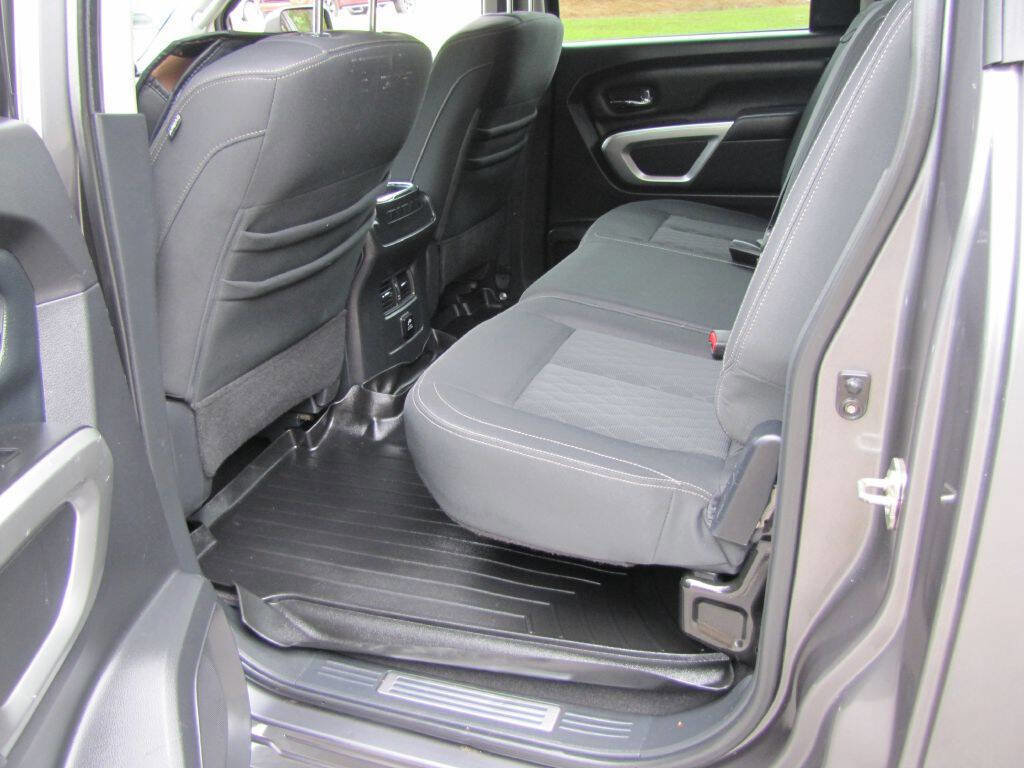 Used 2017 Nissan Titan SV AWD/4WD image 18