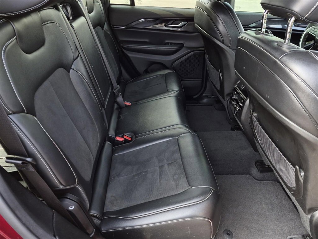 Used 2023 Jeep Grand Cherokee Altitude image 14