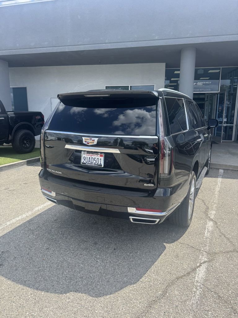 Used 2025 Cadillac Escalade Premium Luxury AWD/4WD image 3
