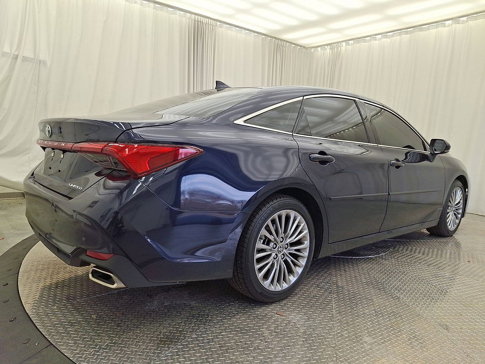 Used 2022 Toyota Avalon Limited w/ Advanced Safety Package image 25