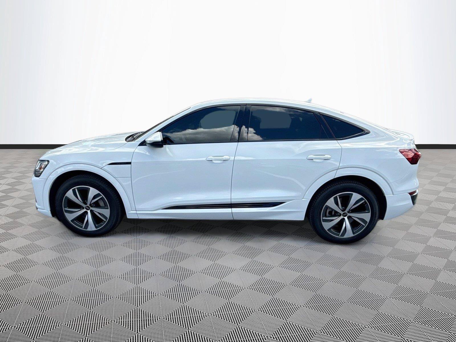 Certified 2024 Audi Q8 e-tron Premium AWD/4WD image 3