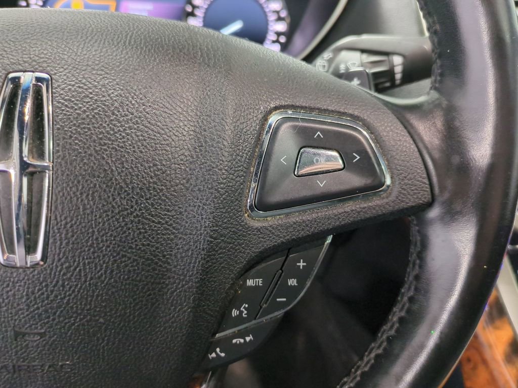 Used 2017 Lincoln MKX Reserve w/ Lincoln MKX Climate Package image 31