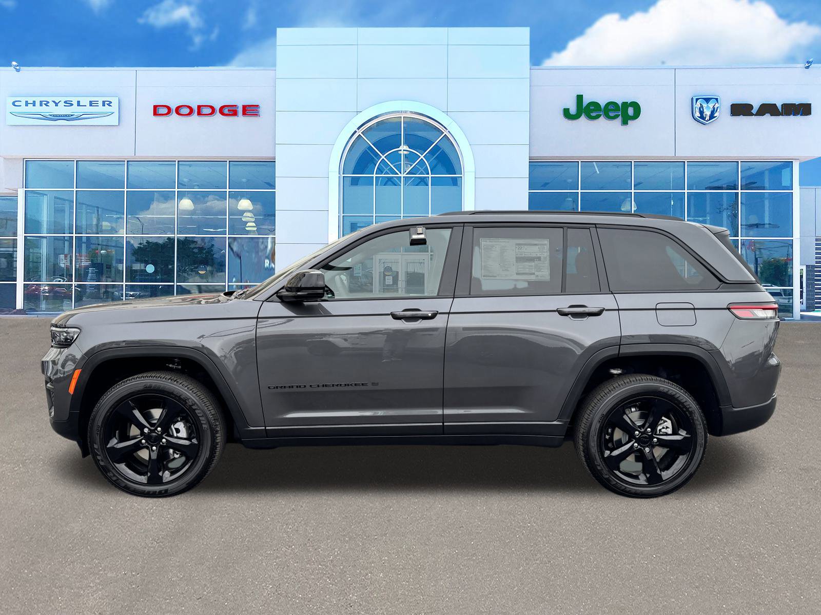 New 2025 Jeep Grand Cherokee Altitude image 6