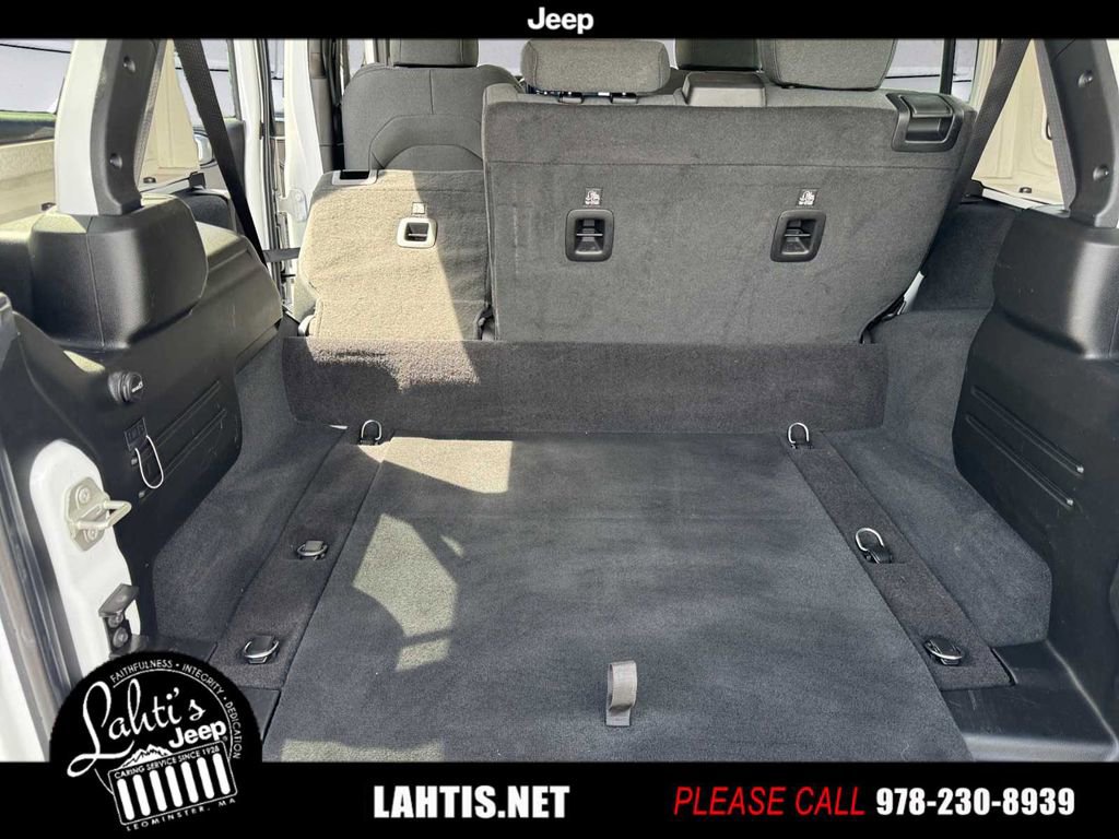Used 2024 Jeep Wrangler Unlimited w/ Convenience Group image 17