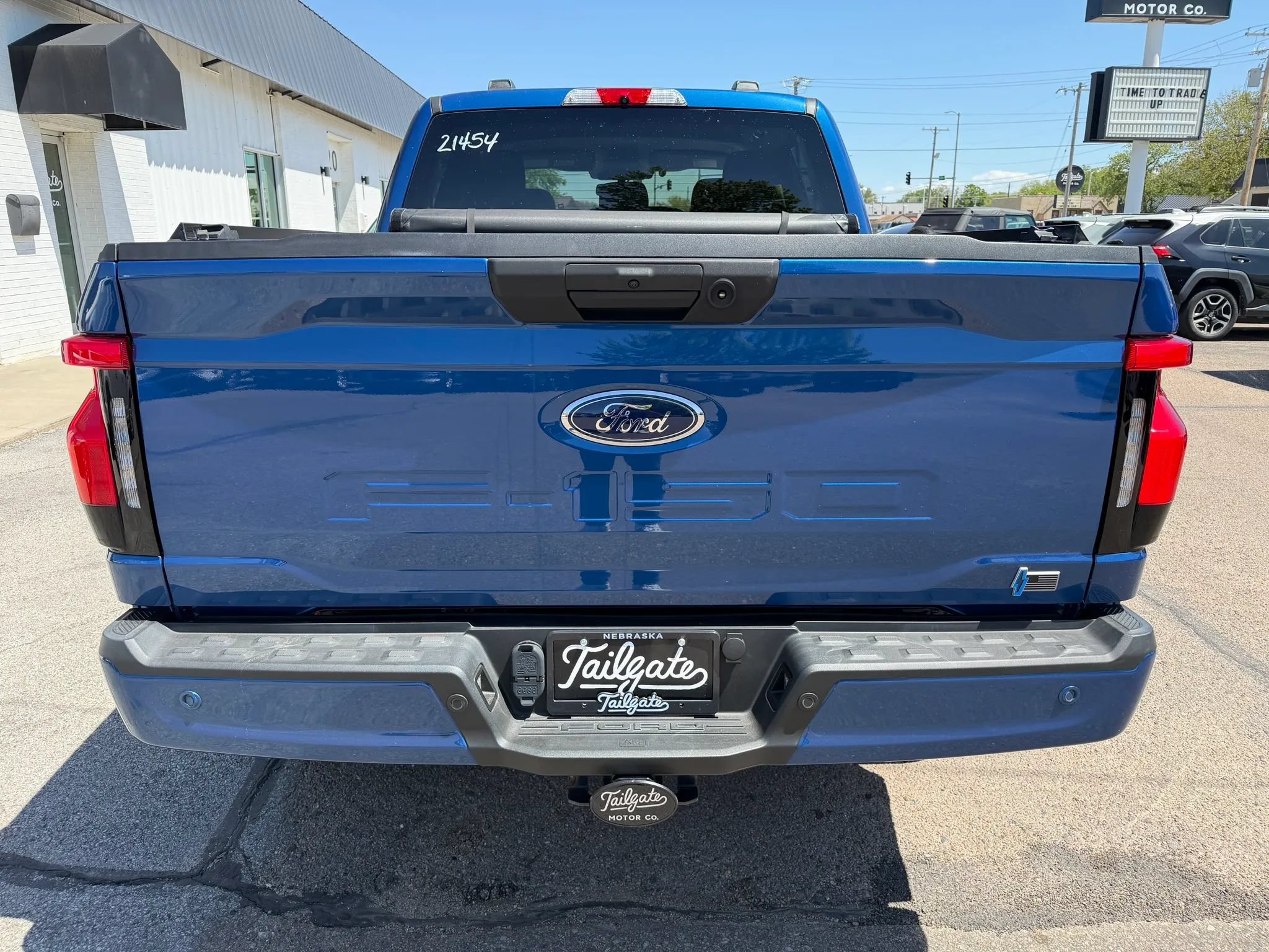 Used 2022 Ford F150 Lightning XLT AWD/4WD image 6