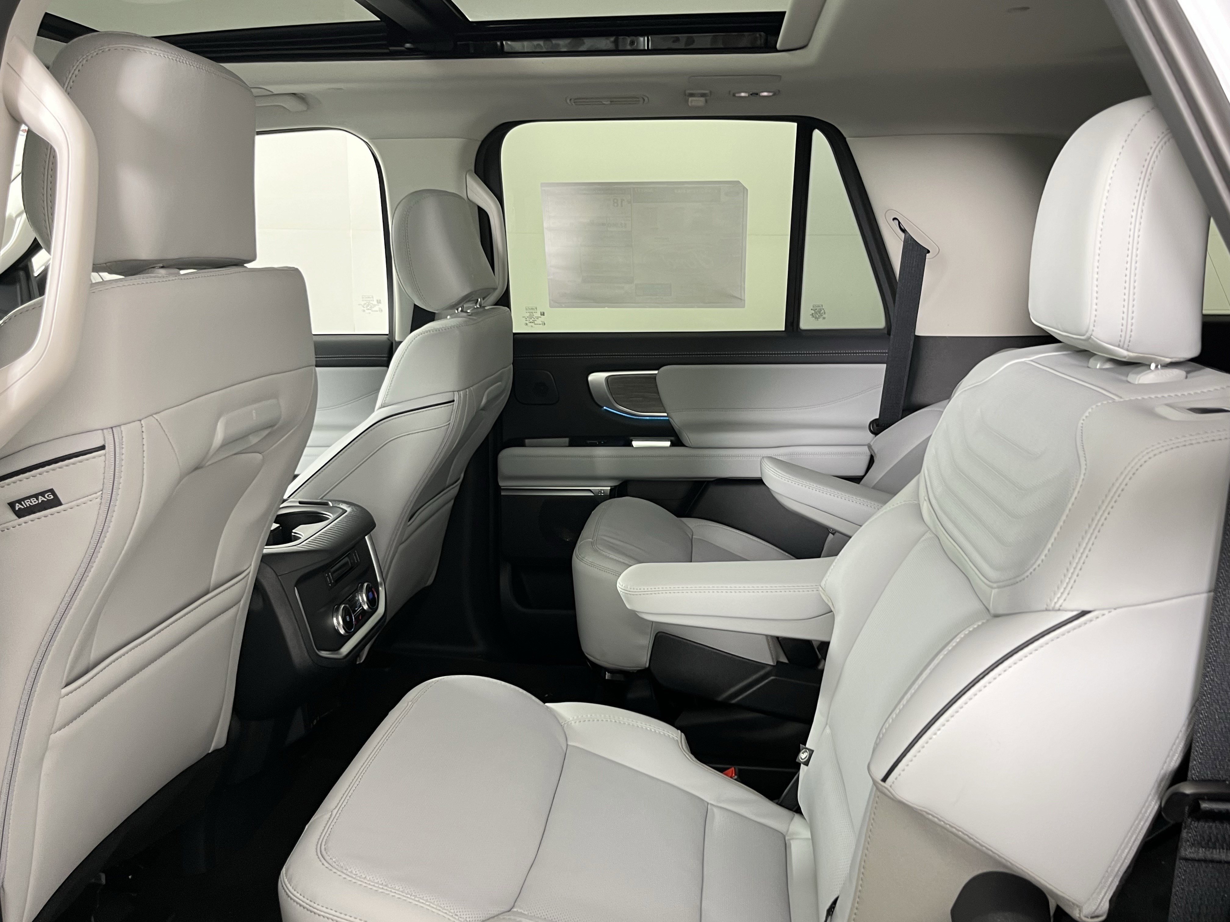 New 2025 Ford Expedition Max Platinum w/ Platinum Ultimate Package image 13