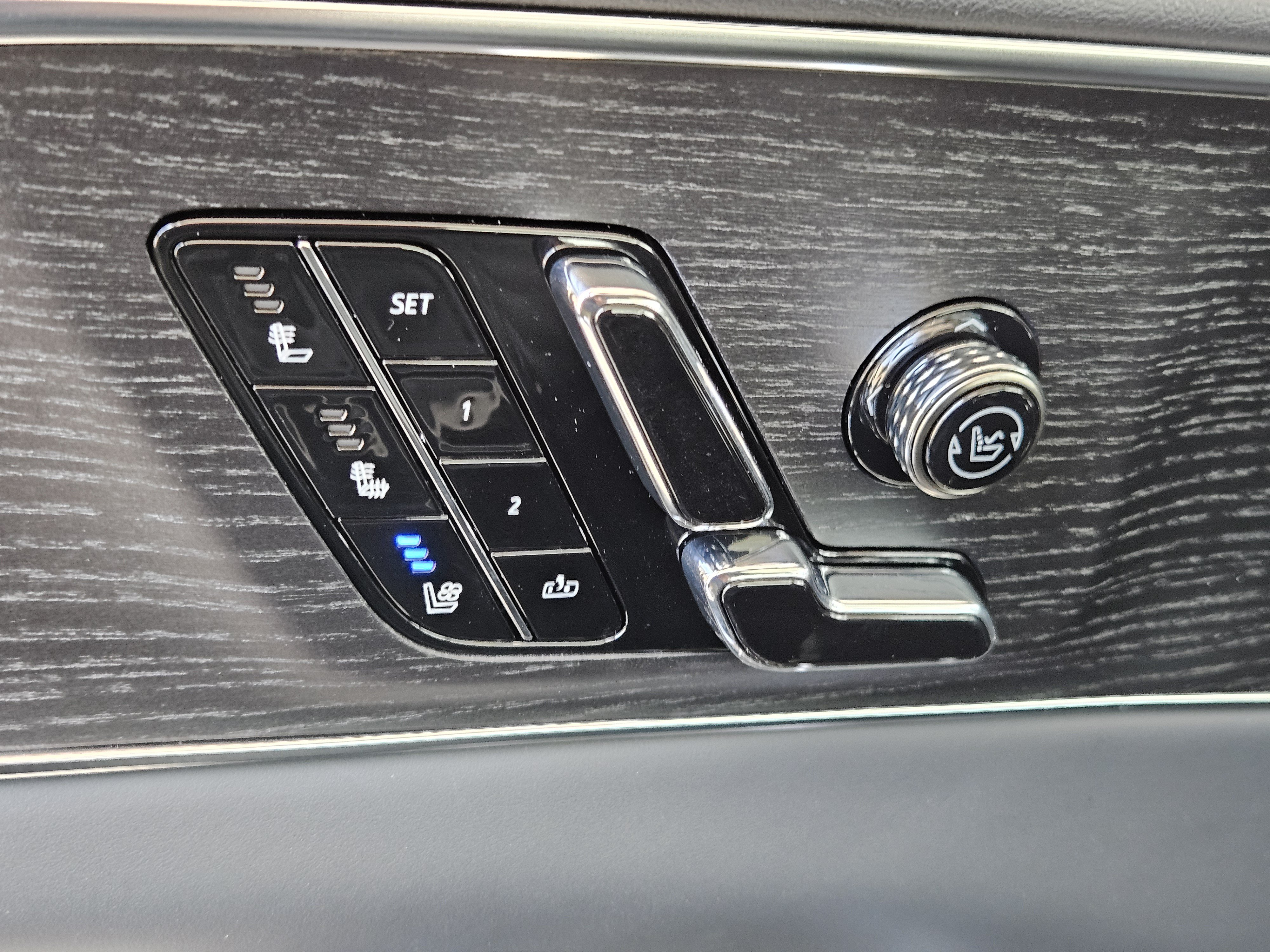 New 2026 Cadillac Lyriq V w/ Exterior Carbon Fiber Package AWD/4WD image 20