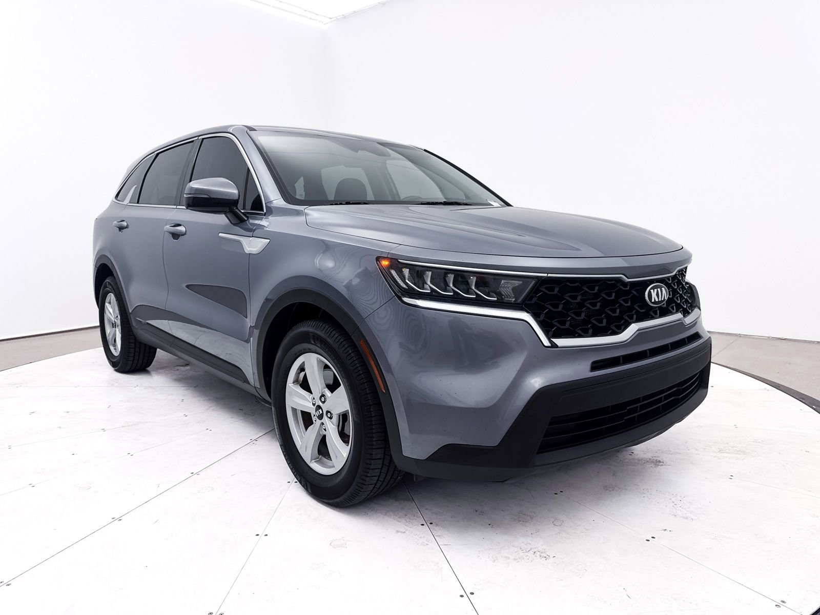Used 2021 Kia Sorento LX image 10
