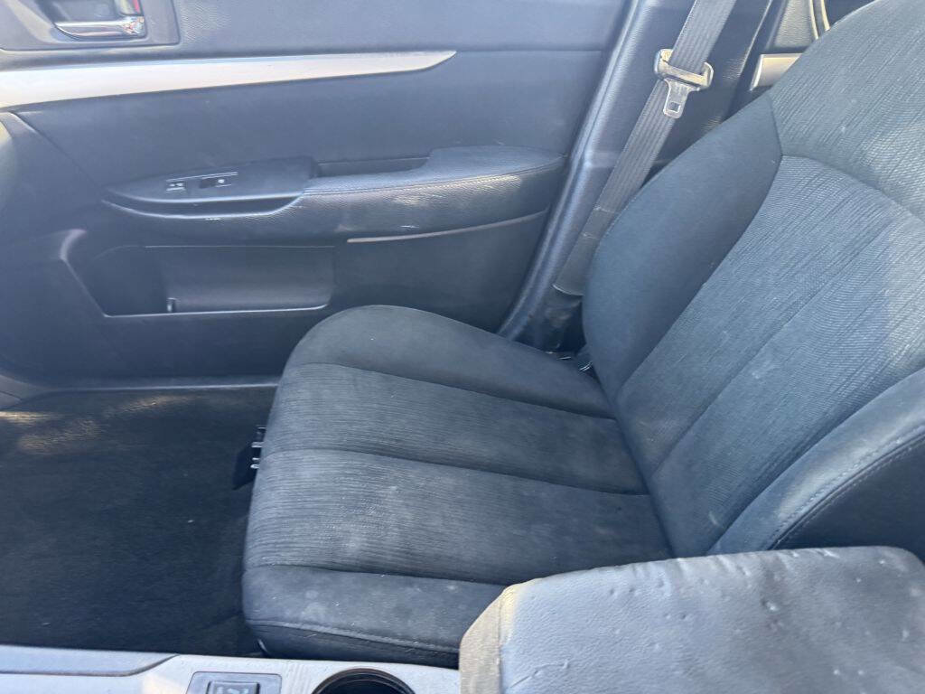 Used 2013 Subaru Outback 2.5i Premium w/ All-Weather Pkg image 11