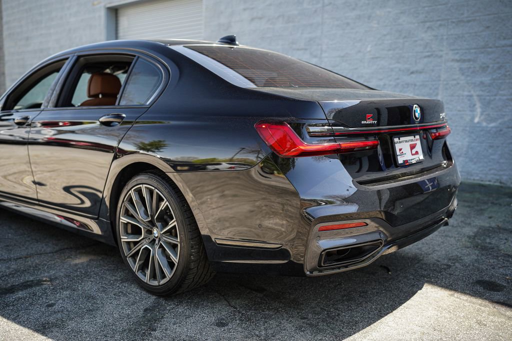 Used 2022 BMW 740i w/ M Sport Package RWD image 13