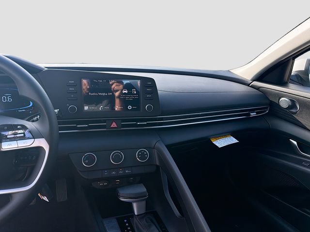 New 2026 Hyundai Elantra SE FWD image 22