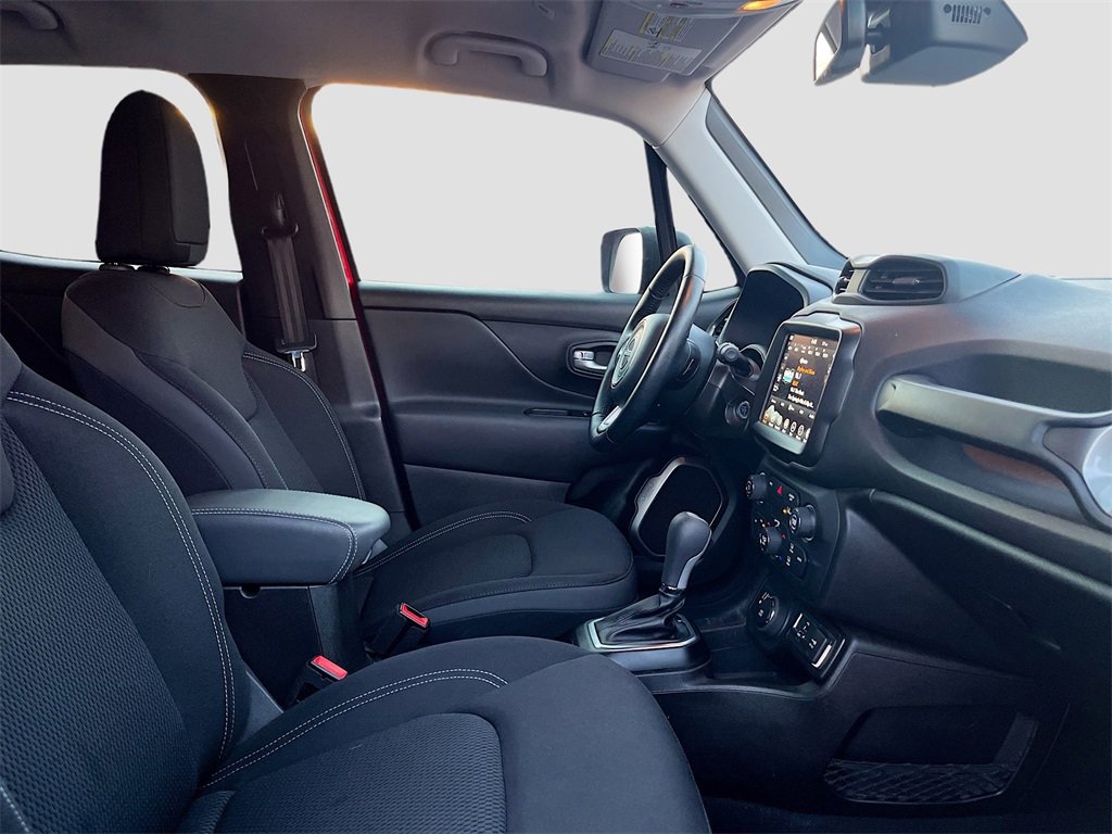 Used 2023 Jeep Renegade Latitude w/ Premium Group image 27